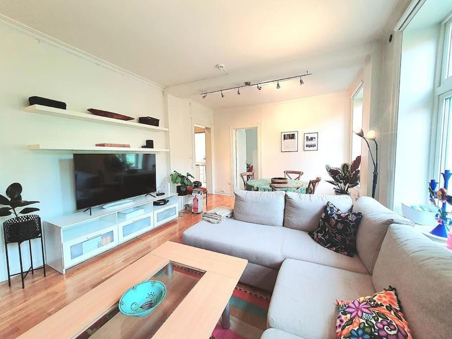 Charming Bright In Quiet Area Of Grunerlokka Leilighet *
