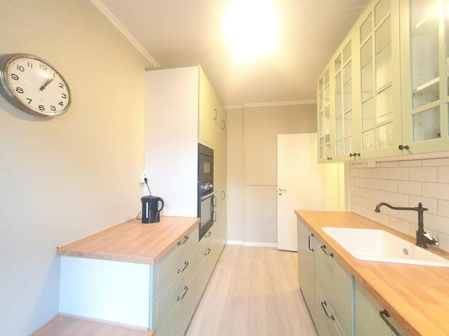 Charming Bright In Quiet Area Of Grunerlokka Leilighet *
